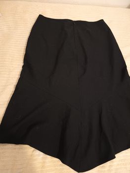 Μαύρη φούστα 