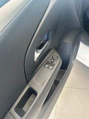 Opel Corsa 2024 1.2i 12V Design & Tech S/S-thumb-13