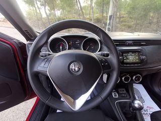 Alfa Romeo Giulietta 2019-thumb-14