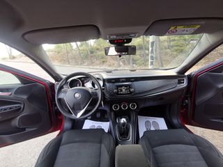 Alfa Romeo Giulietta 2019-thumb-23