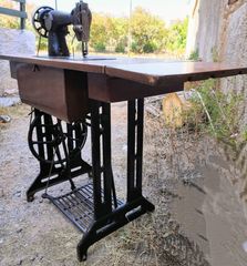 Ραπτομηχανή αντίκα