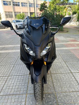 Yamaha T-MAX 560 '24 Tech max dark magma