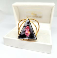 Καρφίτσα χειροποίητη τρίγωνο με ιδιαίτερη πέτρα και ροζ ζιργκόν Α9516 ΤΙΜΗ 45 ΕΥΡΩ