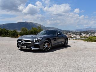 Mercedes-Benz AMG GT S '15 AMG GTS 510hp 4.0lt Panoramic Sunroof