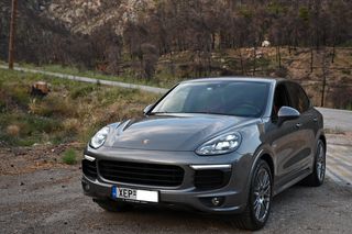 Porsche Cayenne '15 S E-Hybrid Plug In