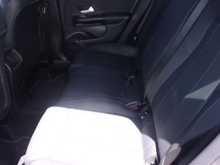 Mercedes-Benz GLA 250 2023-thumb-5