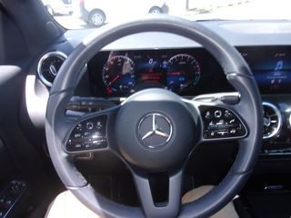 Mercedes-Benz GLA 250 2023-thumb-9