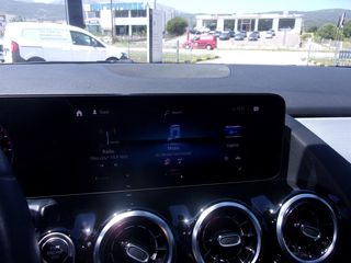 Mercedes-Benz GLA 250 2023-thumb-10