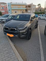 Toyota Hilux '23  Double Cab 2.8 D-4D Invincibl