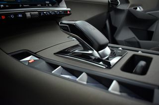 DS DS7 2020 1.6 E-TENSE 4x4 So Chic 225hp Ελληνικο-thumb-24