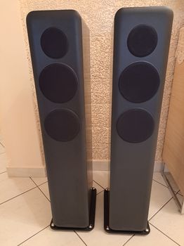 WHARFEDALE D330.