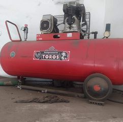 Κομπρεσέρ αέρος toros 3hp 300l.