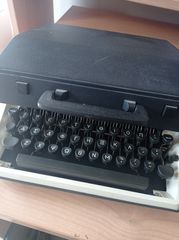 TYPEWRITER  tippa(TRIUMPH)-thumb-1