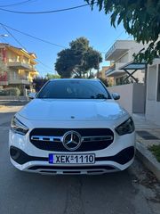 Mercedes-Benz GLA 200 '21