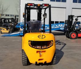 Κλαρκ REDDOT Forklift 3500kg-thumb-2