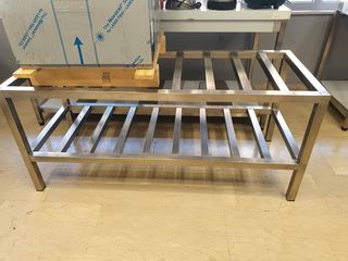 Τραπέζι εγρασίας διάτρητο 150*60*87