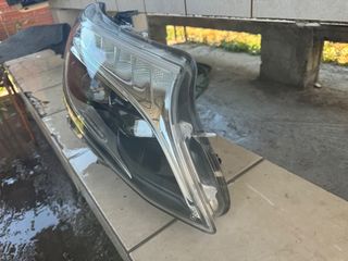 Mercedes v class-thumb-2