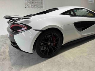 McLaren 570S '17 AKRAPOVIC /LIFT