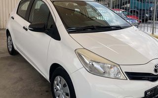 Toyota Yaris 2014-thumb-3