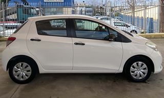 Toyota Yaris 2014-thumb-4