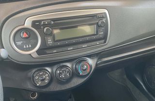 Toyota Yaris 2014-thumb-9