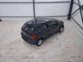 Volkswagen Polo 2016-thumb-4