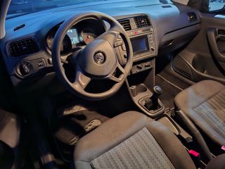 Volkswagen Polo 2016-thumb-9