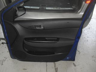 HYUNDAI i20 2011-thumb-1