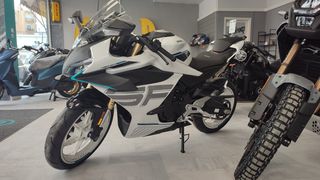 CFmoto 450 SR 2026-thumb-1