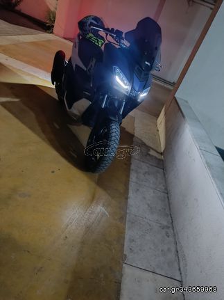 Aprilia SR GT 200 '23