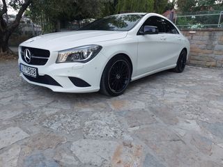 Mercedes-Benz CLA 180 '16 URBAN FULL EXTRA