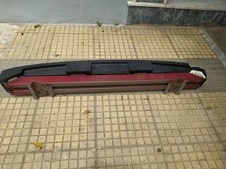 FORD FOCUS SEDAN 4ΘΥΡΟ ΤΡΑΒΕΡΣΑ ΠΙΣΩ.