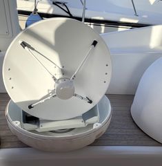 Raymarine 45STV Satellite TV Antenna System Capable f/ EUROPE E93003 45 STV-thumb-1