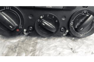 ➤ Χειριστήρια κλιματισμού 3C2820045 για Volkswagen Passat 2005