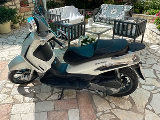 Piaggio Beverly 300i Tourer '10