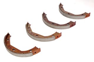 Σετ σιαγόνων φρένων, χειρόφρενο BMW 1 (E81), 1 (E82), 1 (E87), 1 (E88), 2 (F22, F87), 3 (E46), 3 (E90), 3 (E91), 3 (E92), 3 (E93), 3 (F30, F80), 3 (F31), 3 GRAN TURISMO (F34), 4 (F32, F82) 1.