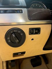 Volkswagen Touareg 2003-thumb-12