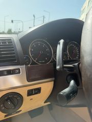 Volkswagen Touareg 2003-thumb-13