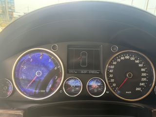 Volkswagen Touareg 2003-thumb-14