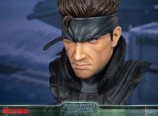 Metal Gear Solid (Solid Snake Grand-Scale Bust) RESIN Statue-thumb-2