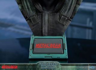 Metal Gear Solid (Solid Snake Grand-Scale Bust) RESIN Statue-thumb-4