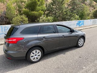 Ford Focus 2015-thumb-10