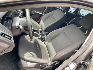 Ford Focus 2015-thumb-12
