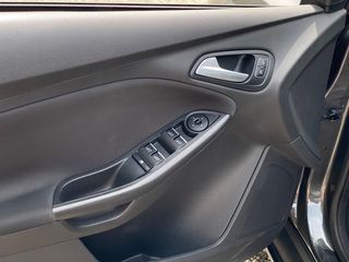 Ford Focus 2015-thumb-14