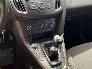 Ford Focus 2015-thumb-16