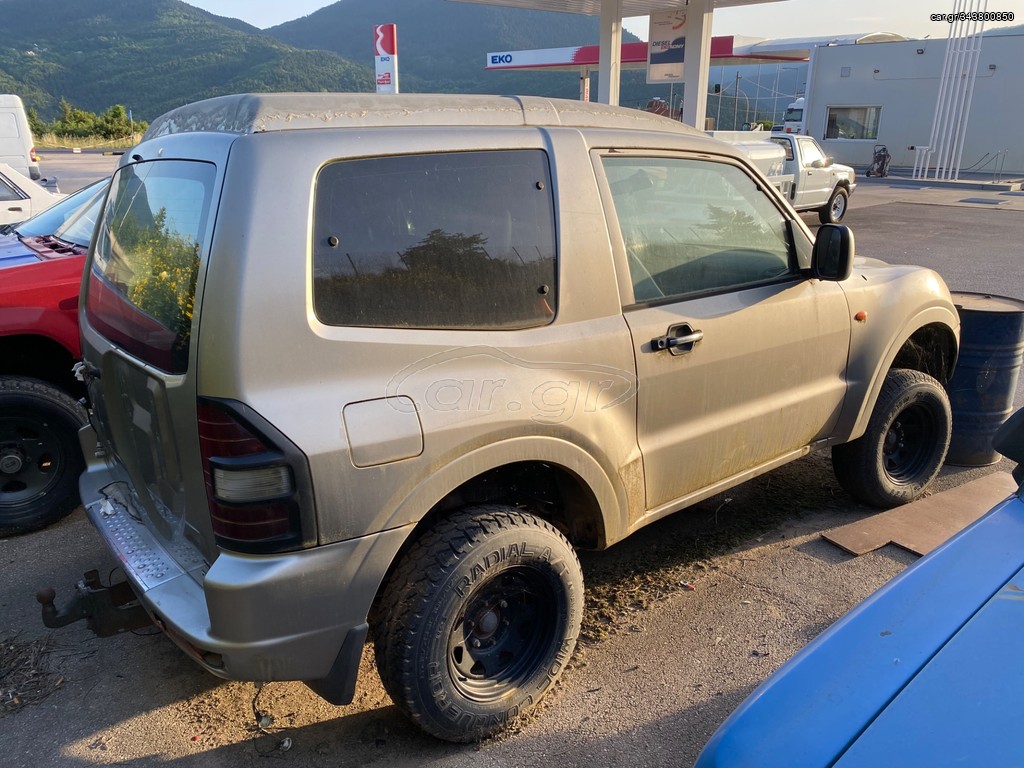 Mitsubishi Pajero 2004