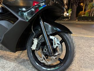 Gilera GP 800 2013 Deep black-thumb-4