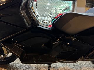 Gilera GP 800 2013 Deep black-thumb-14