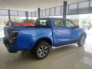Isuzu D-Max 2026 GRAVITY 4DOOR-thumb-2