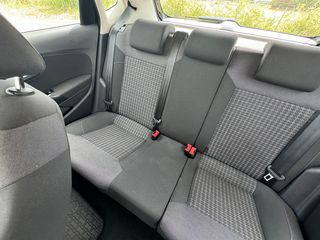 Volkswagen Polo 2015-thumb-15